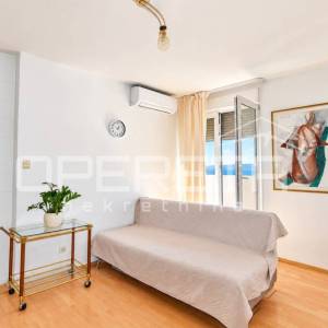 Stan na Križinama 75,6 m² – 3 spavaće sobe, pogled na more i odlična lokacija