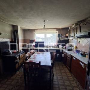 ŠTEFANEC – KUĆA 140 m² + PARCELA 1.073 m², ZA ADAPTACIJU