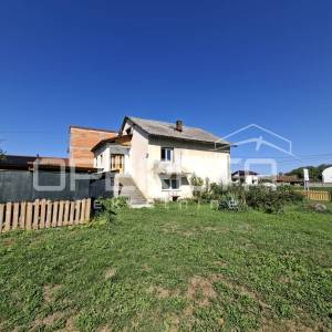 ŠTEFANEC – KUĆA 140 m² + PARCELA 1.073 m², ZA ADAPTACIJU