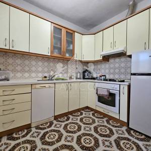 Sutomišćica, Ugljan I Samostojeća kuća 284 m² s okućnicom, blizu mora