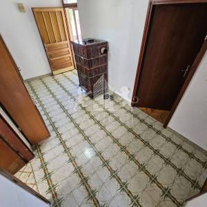 Sutomišćica, Ugljan I Samostojeća kuća 284 m² s okućnicom, blizu mora