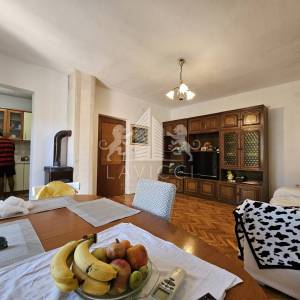 Sutomišćica, Ugljan I Samostojeća kuća 284 m² s okućnicom, blizu mora