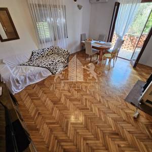 Sutomišćica, Ugljan I Samostojeća kuća 284 m² s okućnicom, blizu mora
