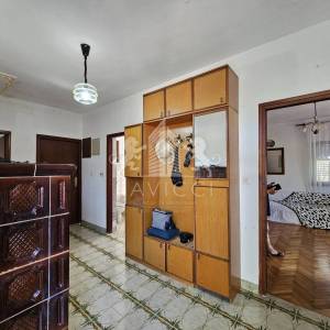 Sutomišćica, Ugljan I Samostojeća kuća 284 m² s okućnicom, blizu mora