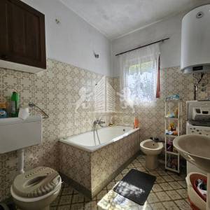 Sutomišćica, Ugljan I Samostojeća kuća 284 m² s okućnicom, blizu mora
