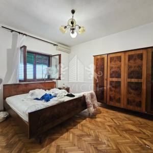Sutomišćica, Ugljan I Samostojeća kuća 284 m² s okućnicom, blizu mora