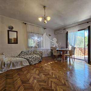 Sutomišćica, Ugljan I Samostojeća kuća 284 m² s okućnicom, blizu mora