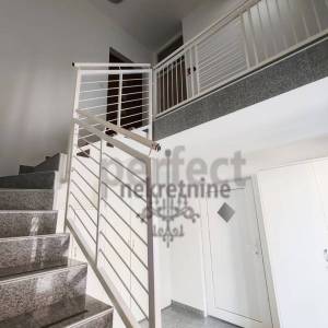 Sveta Nedelja,stan 40m2 za poslovnu namjenu,parking u dvorištu zgrade
