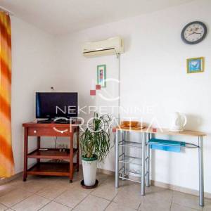 TROGIR, SEGET: kuća sa 6 apartmana!