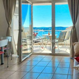 TROGIR, SEGET: kuća sa 6 apartmana!
