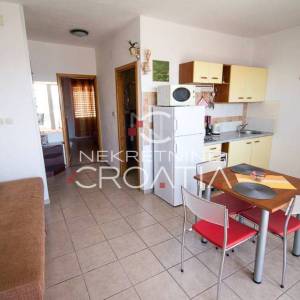 TROGIR, SEGET: kuća sa 6 apartmana!