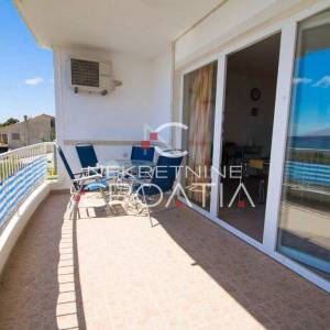 TROGIR, SEGET: kuća sa 6 apartmana!