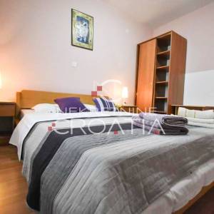 TROGIR, SEGET: kuća sa 6 apartmana!