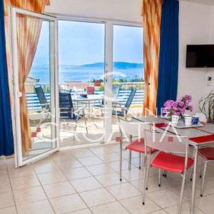 TROGIR, SEGET: kuća sa 6 apartmana!