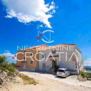 TROGIR, SEGET: kuća sa 6 apartmana!
