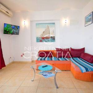 TROGIR, SEGET: kuća sa 6 apartmana!