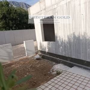 Trosoban stan, novogradnja, Kaštel Gomilica