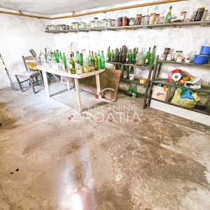 VARAŽDIN: kuća i zemljište 738 m² – Zona S4 (do 4 stana)