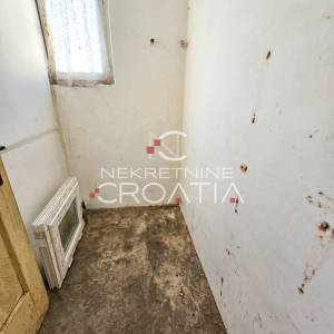 VARAŽDIN: kuća i zemljište 738 m² – Zona S4 (do 4 stana)