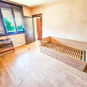 VARAŽDIN: kuća i zemljište 738 m² – Zona S4 (do 4 stana)