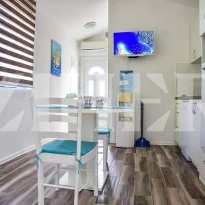 VIR – dvojna kuća, 124,42 m², 350 m od mora, 2 app, garaža, 2 pm
