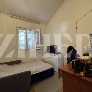 VIR – dvojna kuća, 124,42 m², 350 m od mora, 2 app, garaža, 2 pm