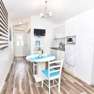 VIR – dvojna kuća, 124,42 m², 350 m od mora, 2 app, garaža, 2 pm