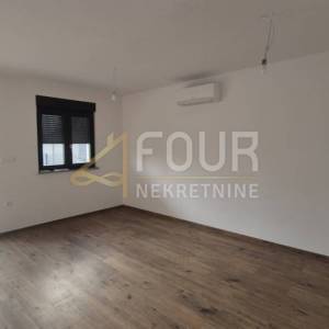Viškovo, novogradnja, dvoetažni 3s+db, 122m2 