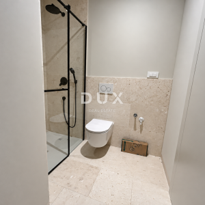 Vodice, dvosoban stan, 90,72m², pogled na more, 650m od mora