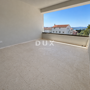 Vodice, dvosoban stan, 90,72m², pogled na more, 650m od mora
