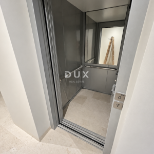 Vodice, dvosoban stan, 90,72m², pogled na more, 650m od mora