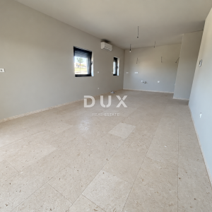 Vodice, dvosoban stan, 90,72m², pogled na more, 650m od mora