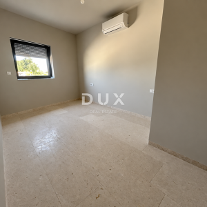 Vodice, dvosoban stan, 90,72m², pogled na more, 650m od mora