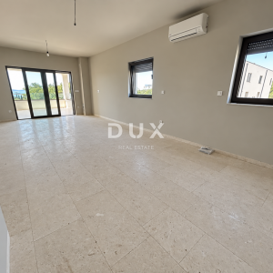Vodice, dvosoban stan, 90,72m², pogled na more, 650m od mora