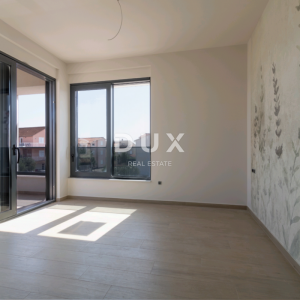 Vodice, Srima, kuća sa bazenom, 134 m²