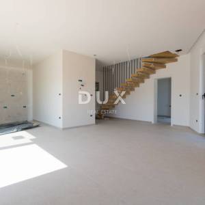 Vodice, Srima, kuća sa bazenom, 134 m²