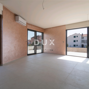 Vodice, Srima, kuća sa bazenom, 134 m²