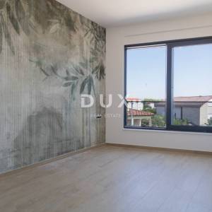 Vodice, Srima, kuća sa bazenom, 134 m²