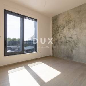 Vodice, Srima, kuća sa bazenom, 134 m²