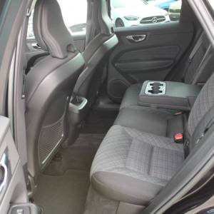 Volvo XC60 2.0D AUTOMATIK 4x4 *LED,NAVIGACIJA,KAMERA* - nije uvoz