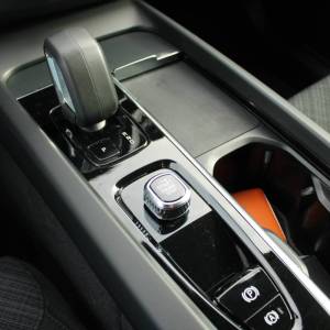 Volvo XC60 2.0D AUTOMATIK 4x4 *LED,NAVIGACIJA,KAMERA* - nije uvoz