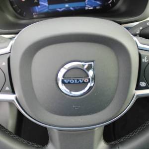 Volvo XC60 2.0D AUTOMATIK 4x4 *LED,NAVIGACIJA,KAMERA* - nije uvoz