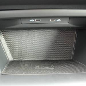 VW Golf VIII 2.0 TDi DSG *LED, NAVIGACIJA, KAMERA*
