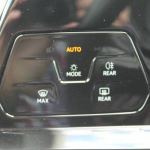 VW Golf VIII 2.0 TDi DSG *LED, NAVIGACIJA, KAMERA*