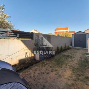 ZADAR - CRVENE KUĆE - Dvosoban stan s vrtom - 80m2