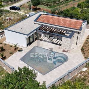 ZADAR - DEBELJAK Trosobna vila s bazenom - 145m2