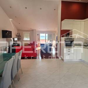 Zadar, Diklovac – 4-sobni stan s pogledom na more