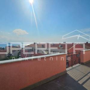 Zadar, Diklovac – 4-sobni stan s pogledom na more