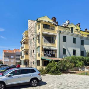 ZADAR - DIKLOVAC dvosoban stan na 1. katu, pogled na more - 80m2