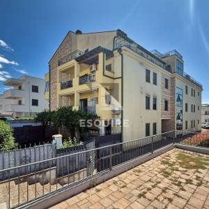 ZADAR - DIKLOVAC dvosoban stan na 1. katu, pogled na more - 80m2